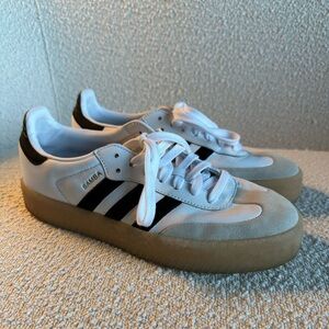 Women’s Adidas Sambae White/Black Size 10. Like new.